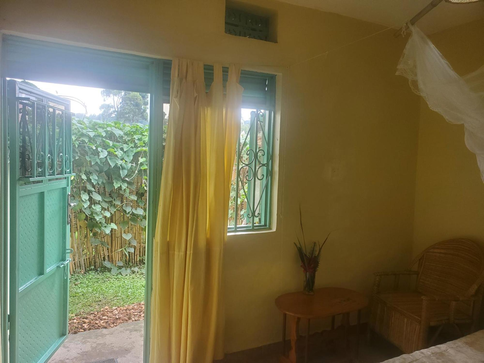 Gaia Eco Hub Bnb Fort Portal Eksteriør bilde